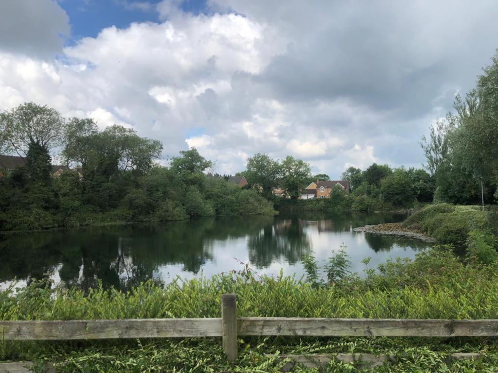 Apartmán Dease Manor Higham Ferrers Exteriér fotografie